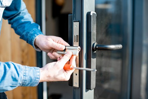 Problema con la Serratura Porta a Milano